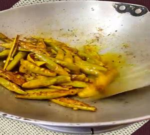 Parwal ka bhujiya in contentor sufficient for 3