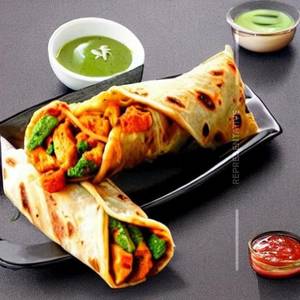 Chicken Masala Egg Roll