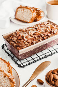 Roasted Almond Tea Cake (300g)