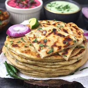 4 Aloo Paratha+ Dahi+Pickl