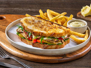 Pesto Pollo Press Sandwich