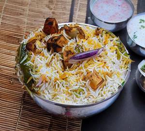 Paneer Biryani Handi