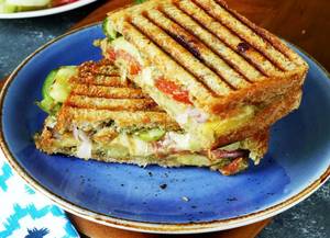 Grilled Potato Masala Cheesy Bliss Sandwich [2 Layer]