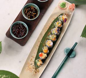 Spiced Avocado Sushi Roll 8 Pcs