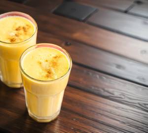 Mango lassi