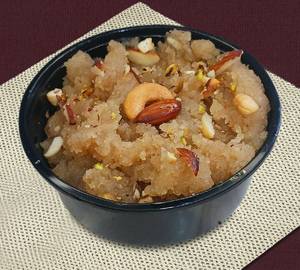 Suji ka halwa (sheera)