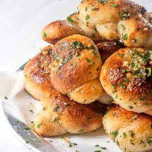 Garlic Knots (6 Pcs)