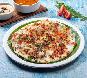 Cheese Chilli Tomato Onion Uttappam