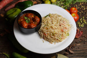 Veg Hakka Noodle With Paneer Manchurian