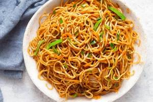 Garlic Hakka Noodles