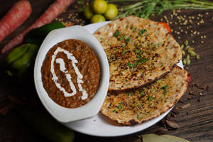 Dal Makhani With 2 Masala Kulcha