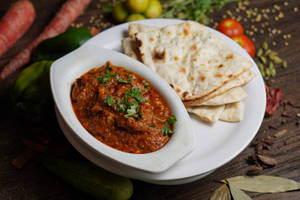 Chaap Butter Masala With 2 Butter Naan