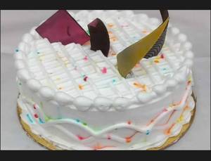 KitKat Decoration Snow White Cake [600 g]