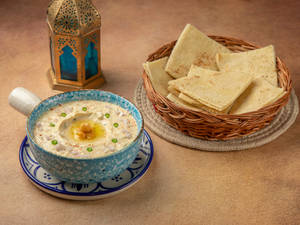 Hummus Beiruti With Pita Bread