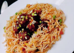 Veg Sch Fried Rice + Veg Manchurian [3 Pic)