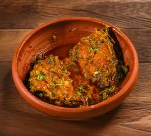 Rui fish curry [2 pieces]