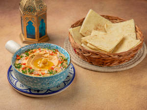 Peri Peri Spicy Hummus With Pita Bread