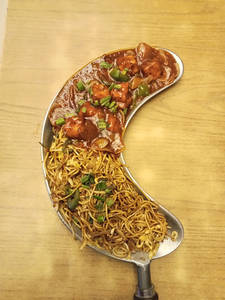Noodles With Paneer Chilli Combo