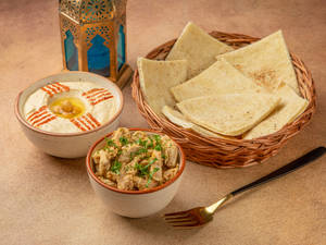 Hummus With Chicken Shawarma
