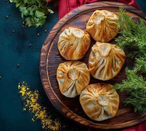 Fried Momos (8 Pcs)