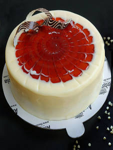 White Chocolate Caramel Cake [1 Kg]