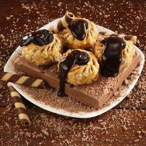Shravan Chocolate Momo Platter (4 Pcs) (No Onion No Garlic)