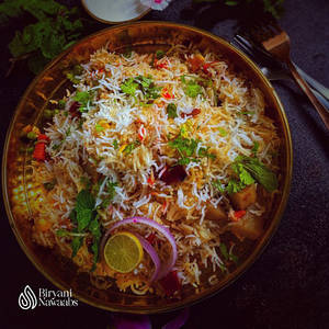 Veg Hyderabadi Dum Biryani ( Serves 2-3)