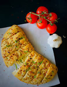 Exotic Tikka Stuffed Garlic Bread