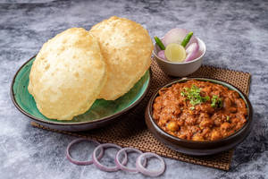 Chole Bhature [2 Bhature]