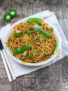 Chicken Hakka Noodles 