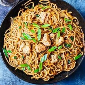 Burnt Garlic Chicken Noodles