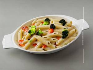 Veg Alfredo Penne Pasta In White Sauce