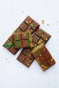 Kunafa Pistachio Cream Chocolate Bar