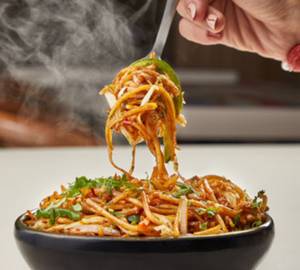 Schezwan paneer noodles