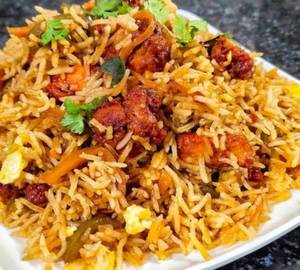 Chicken schezwan fried rice
