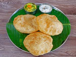 3 Poori With Potato Bhaji