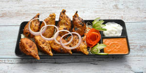 Tandoori Paneer Momos (8 Pcs)