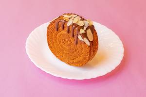 Almond Nutella Crolls