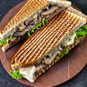 Creamy Mushroom Sandwich