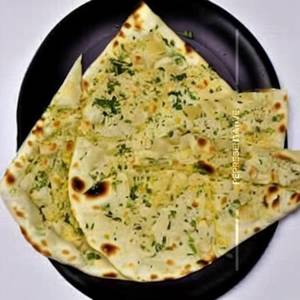 Cheese garlic naan