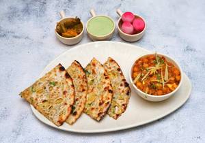 Channa Masala + 1 Onion Naan