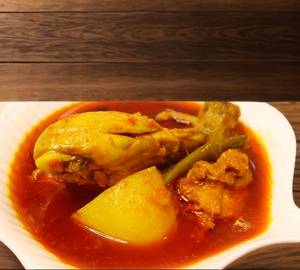 Chicken er aloo jhol (2pcs)