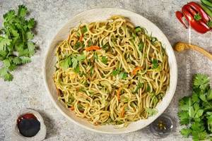 Vegetable Burnt Garlic Noodles