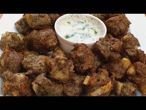 Kuttu Atta Pakoda (6 Pic)