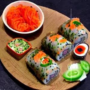 Salmon Maki Spicy