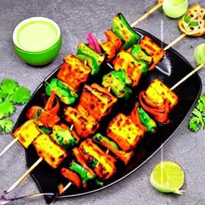 Kuttihuyi Mirchi Ka Paneer Tikka