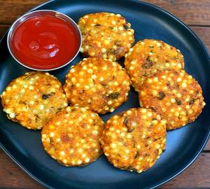 Sabudana Vada [3 Pcs] With Imli Chutney And Dahi