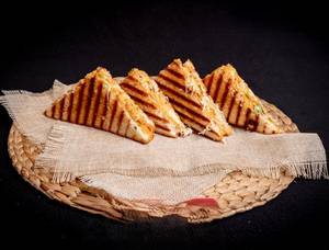 Tangy Cheesy Paneer Sandwich
