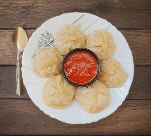 Veg steamed momos [6 pcs]