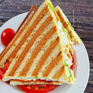Tomato Omelette Sandwich